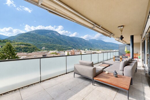 terrasse avec mountain view, vue sur la montagne, espace de vie extérieur, view focus, et terrasse