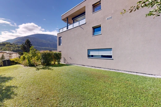 extérieur du bâtiment avec vue sur la montagne, mountain view, et day time