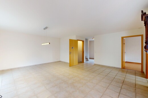 leerer raum mit gipskartonwand