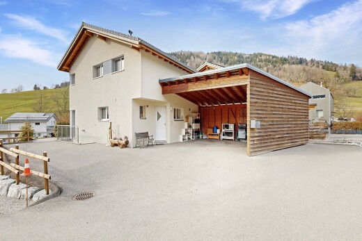 façade avec day time, terrasse, bardage en stuc, et bardage en bois