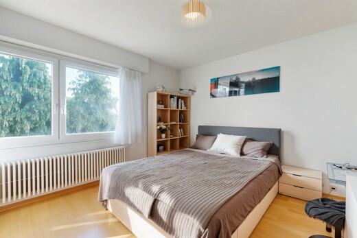 chambre avec radiateur, inside property, lumière naturelle, natural light, et cloison sèche