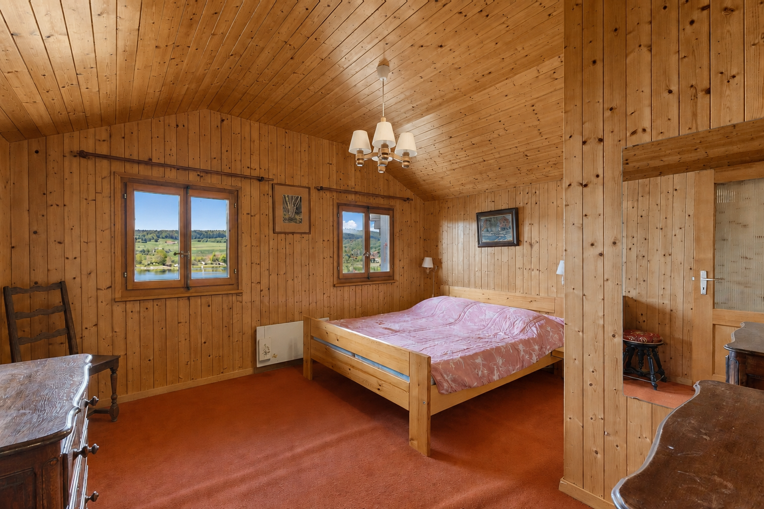 chambre avec lumière naturelle, natural light, moquette, carpet, et inside property