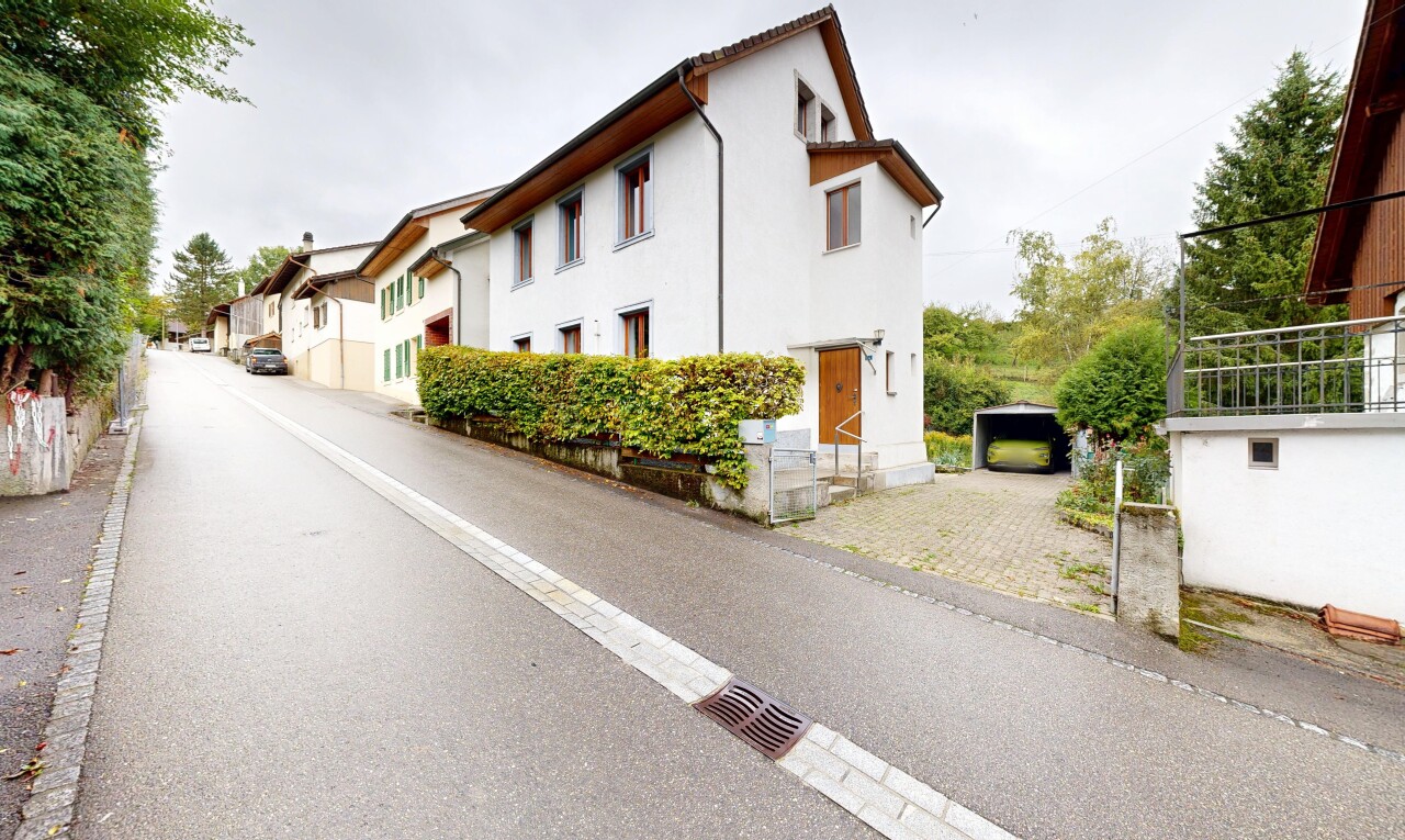 façade avec overcast, property visible, et bardage en stuc