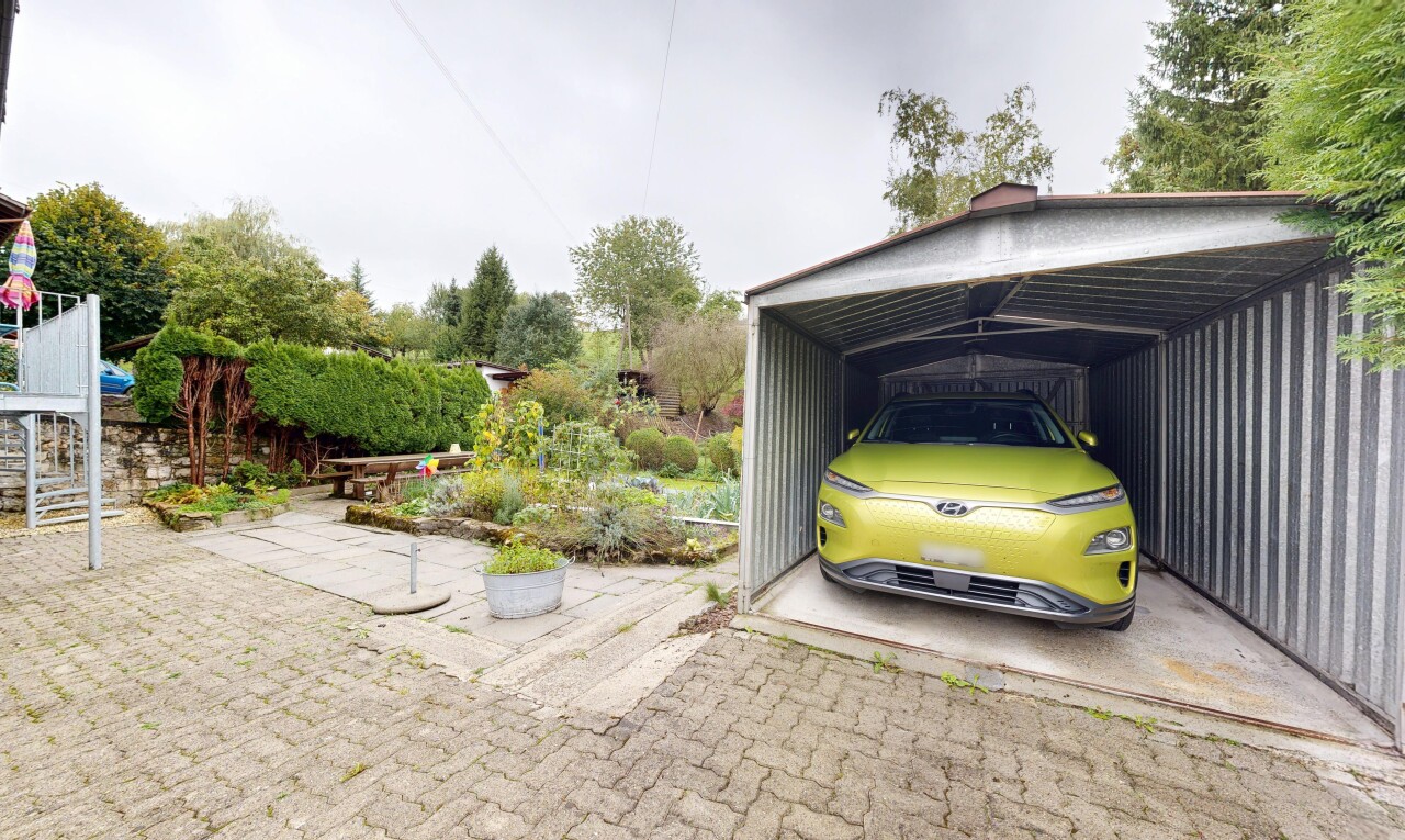 parking avec overcast et abri pour camping-car