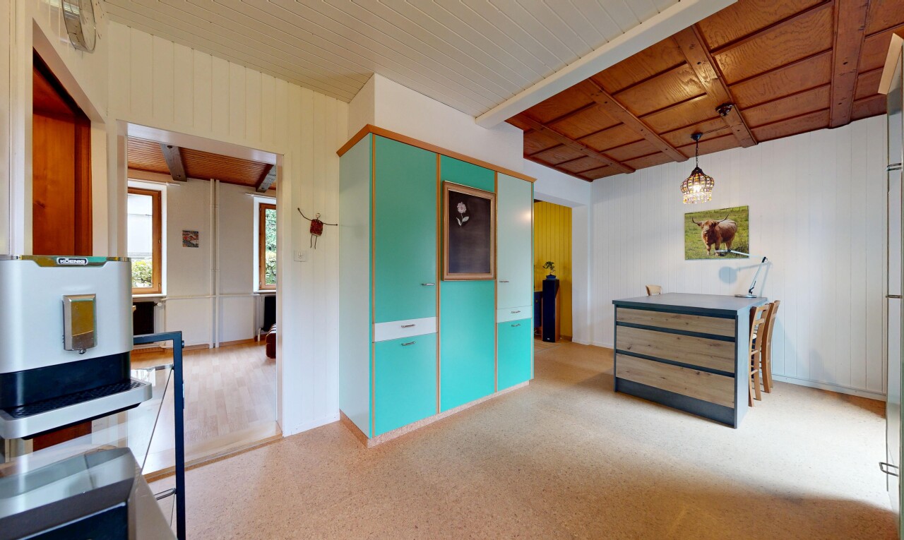 salle à manger avec inside property, wood ceiling, plafond en bois, wood wall, et mur en bois