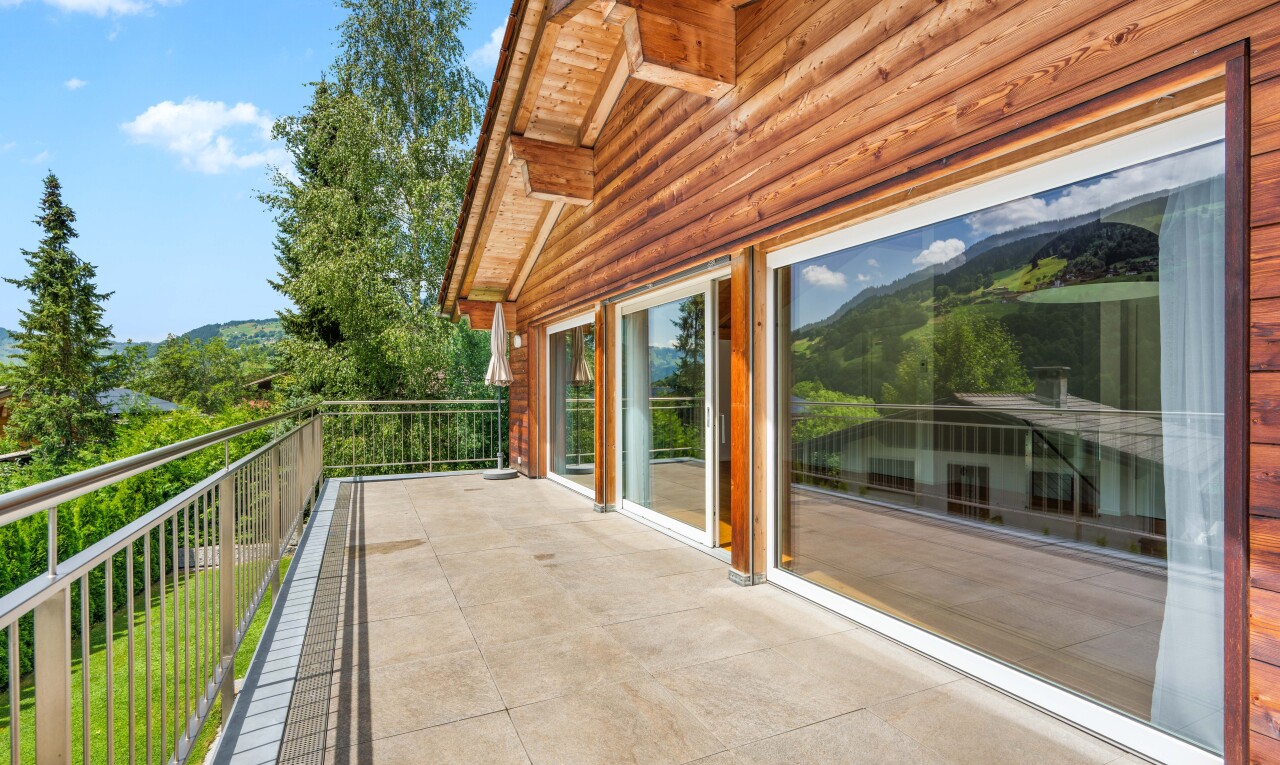 balkon mit day time, from property, und balkon