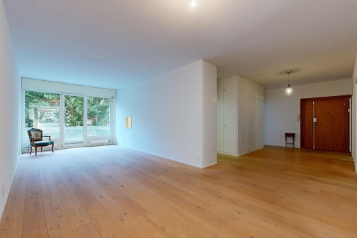 leerer raum mit inside property, holzfußboden, wood finish floor, gipskartonwand, und drywall