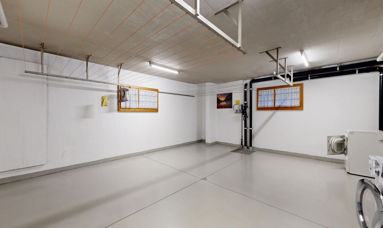 parking avec inside property