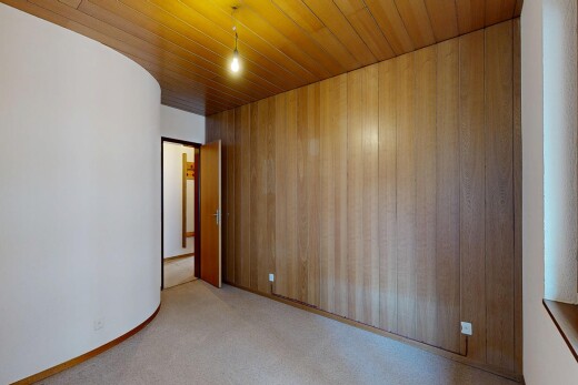 leerer raum mit gipskartonwand, drywall, holzdecke, wood ceiling, und inside property