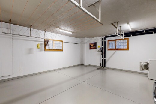 parking avec inside property