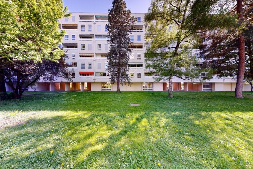 extérieur du bâtiment avec apartment complex view, vue sur le complexe d'appartements, et from community