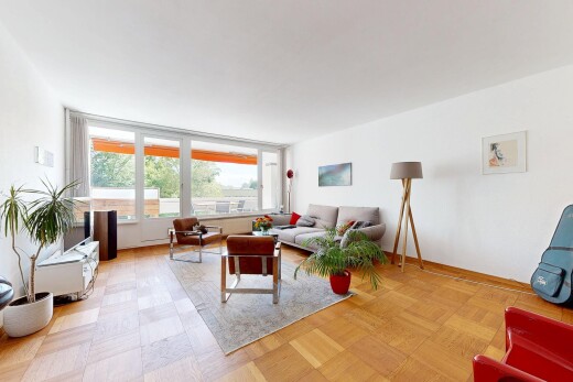 salon avec inside property, natural light, lumière naturelle, drywall, et cloison sèche