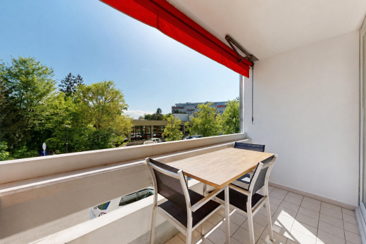balcon avec from property, balcon, et day time