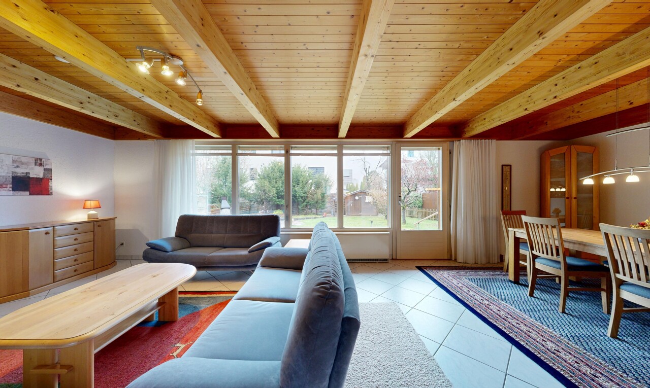 salon / salle à manger avec inside property, natural light, lumière naturelle, tile floor, et sol en carrelage