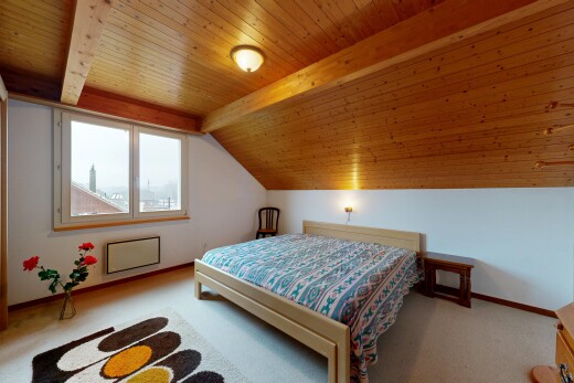 chambre avec pièce supplémentaire, inside property, beamed ceiling, plafond à poutres, et drywall