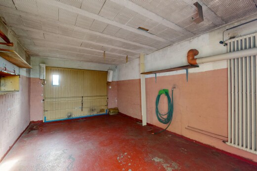 parking avec inside property