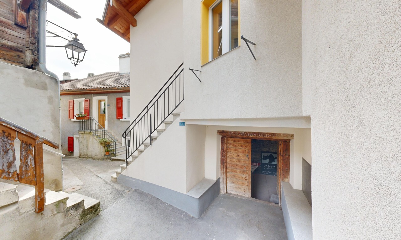 terrasse avec overcast, escaliers, et from property