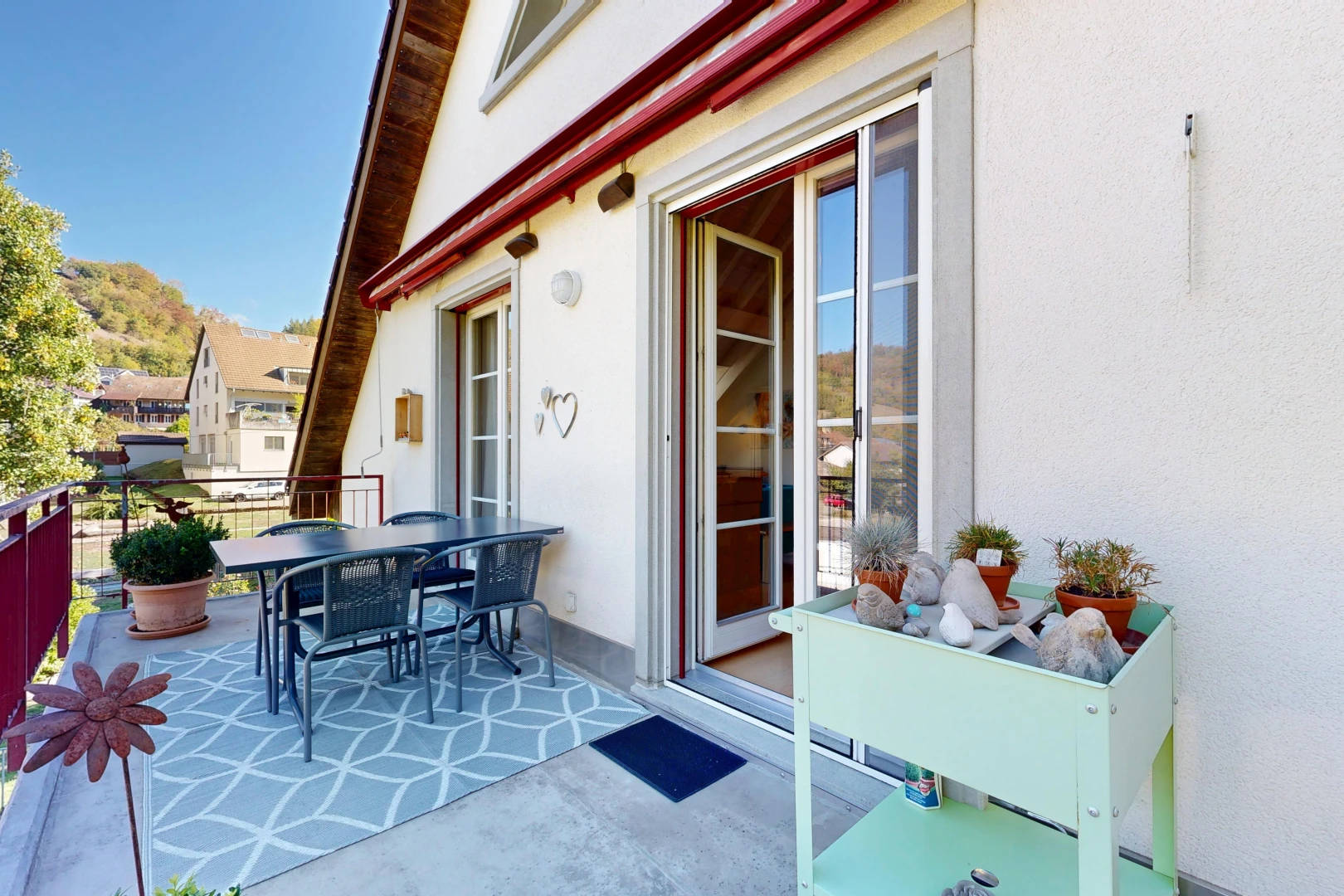 terrasse mit essbereich im freien, day time, balkon, und from property