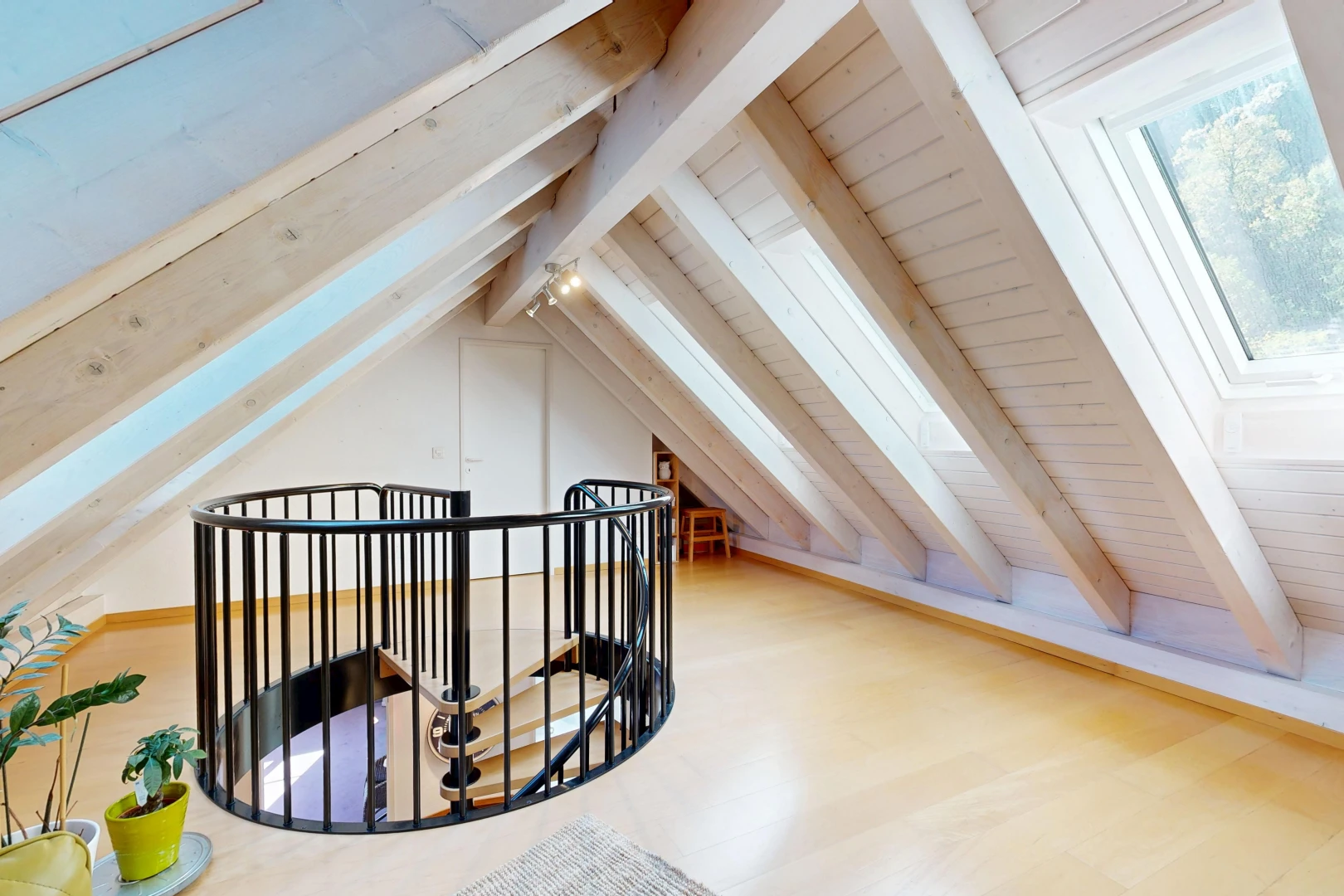 treppe mit treppen, beamed ceiling, balkendecke, cathedral ceiling, und kathedralendecke