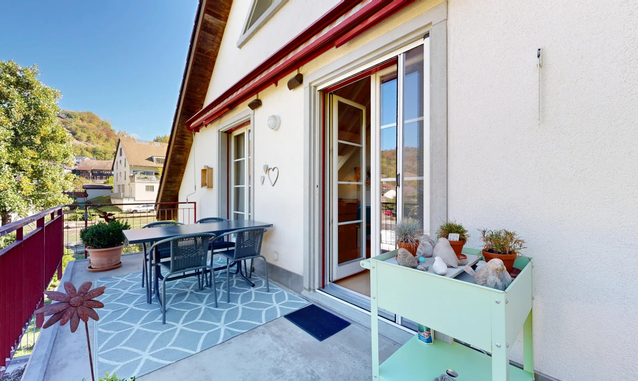 terrasse mit essbereich im freien, day time, balkon, und from property