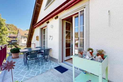 terrasse mit essbereich im freien, day time, balkon, und from property