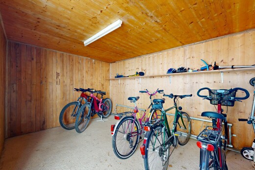 fitnessstudio mit wood wall, holzwand, dated wood wall, holzdecke, und inside property
