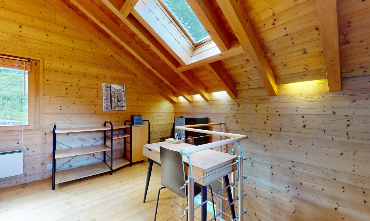 esszimmer mit vaulted ceiling, dachschräge, wood wall, holzwand, und dachfenster