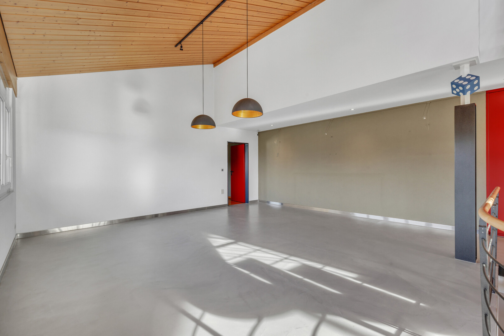 leerer raum mit finished concrete floor, gipskartonwand, drywall, betonboden, und concrete floor