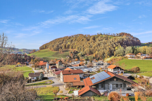 blick auf die berge mit wohngebietblick, residential view, day time, blick auf die berge, und mountain view