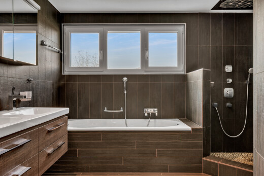 bad mit doppelwaschtisch, spiegel, komplettes badezimmer, bad, und inside property