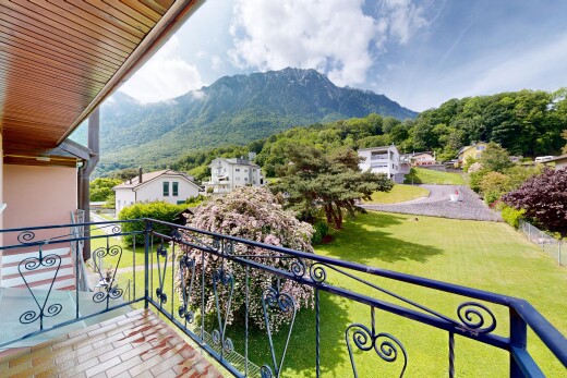 balcon avec from property, day time, balcon, mountain view, et vue sur la montagne