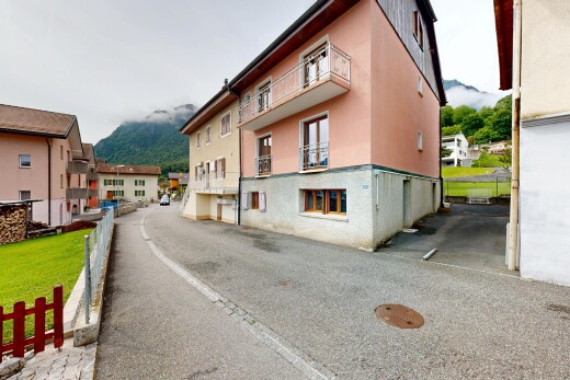 façade avec mountain view, vue sur la montagne, bardage en stuc, et overcast