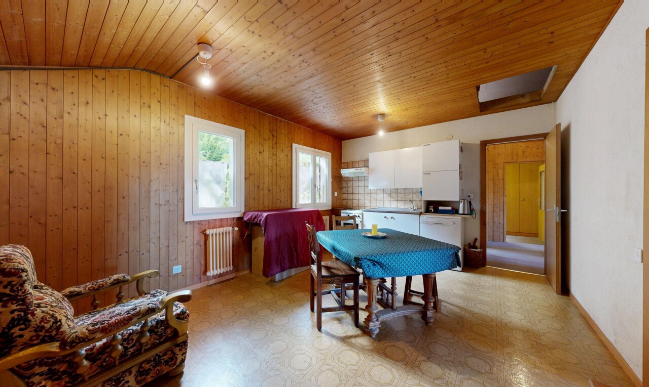 salle à manger avec lumière naturelle, natural light, sol en vinyle, vinyl floor, et inside property
