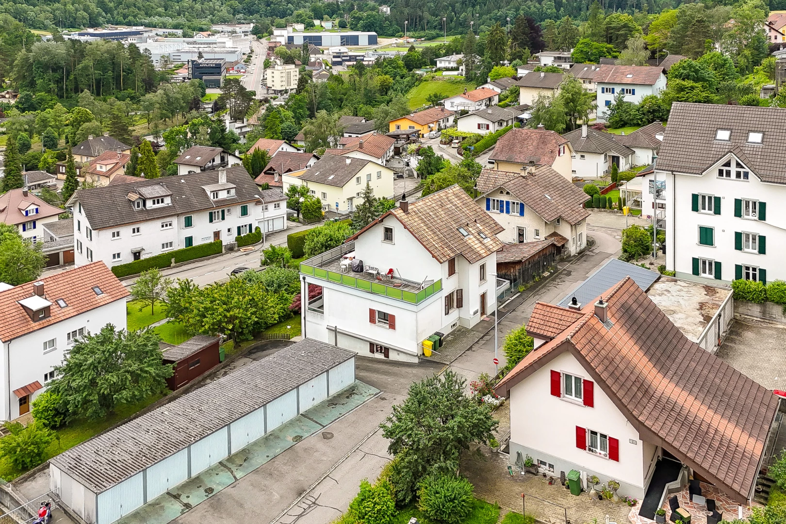façade avec vue résidentielle