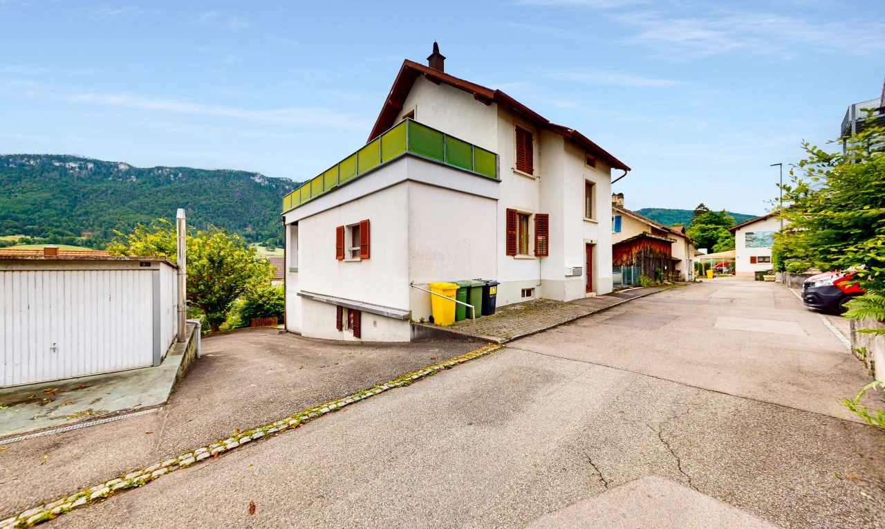 façade avec vue sur la montagne