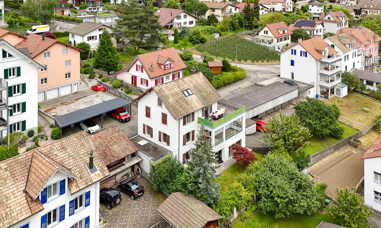 extérieur du bâtiment avec vue résidentielle