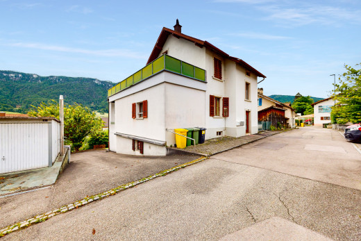 außenansicht mit blick auf die berge
