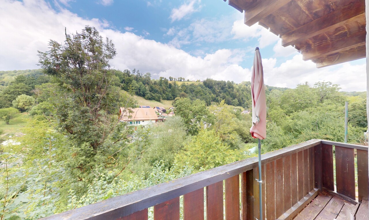 balcon avec from property et day time