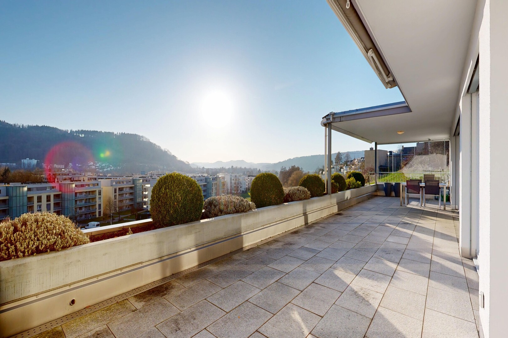 terrasse avec terrasse, vue sur la montagne, mountain view, from property, et day time
