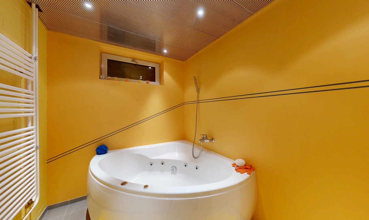 bad mit komplettes badezimmer, bad, handtuchwärmer, kühler, und drywall