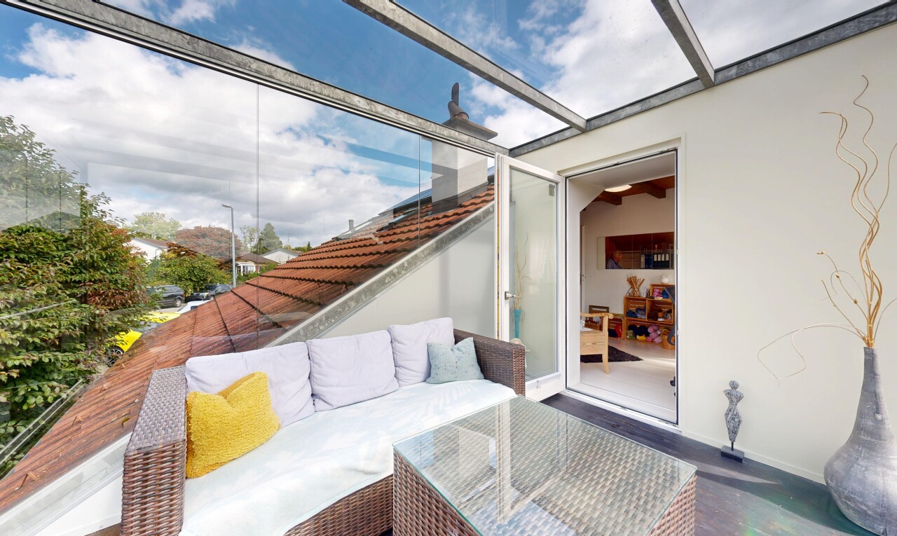 terrasse mit wohnraum im freien und day time