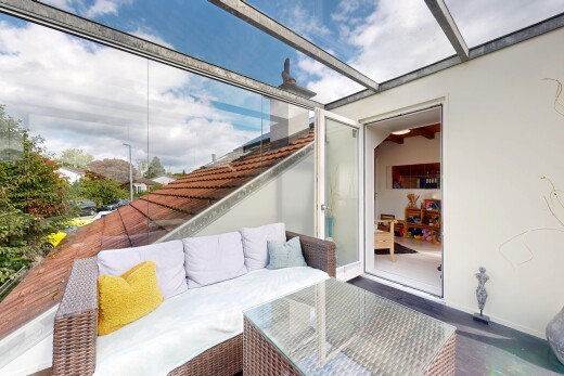 terrasse mit wohnraum im freien und day time