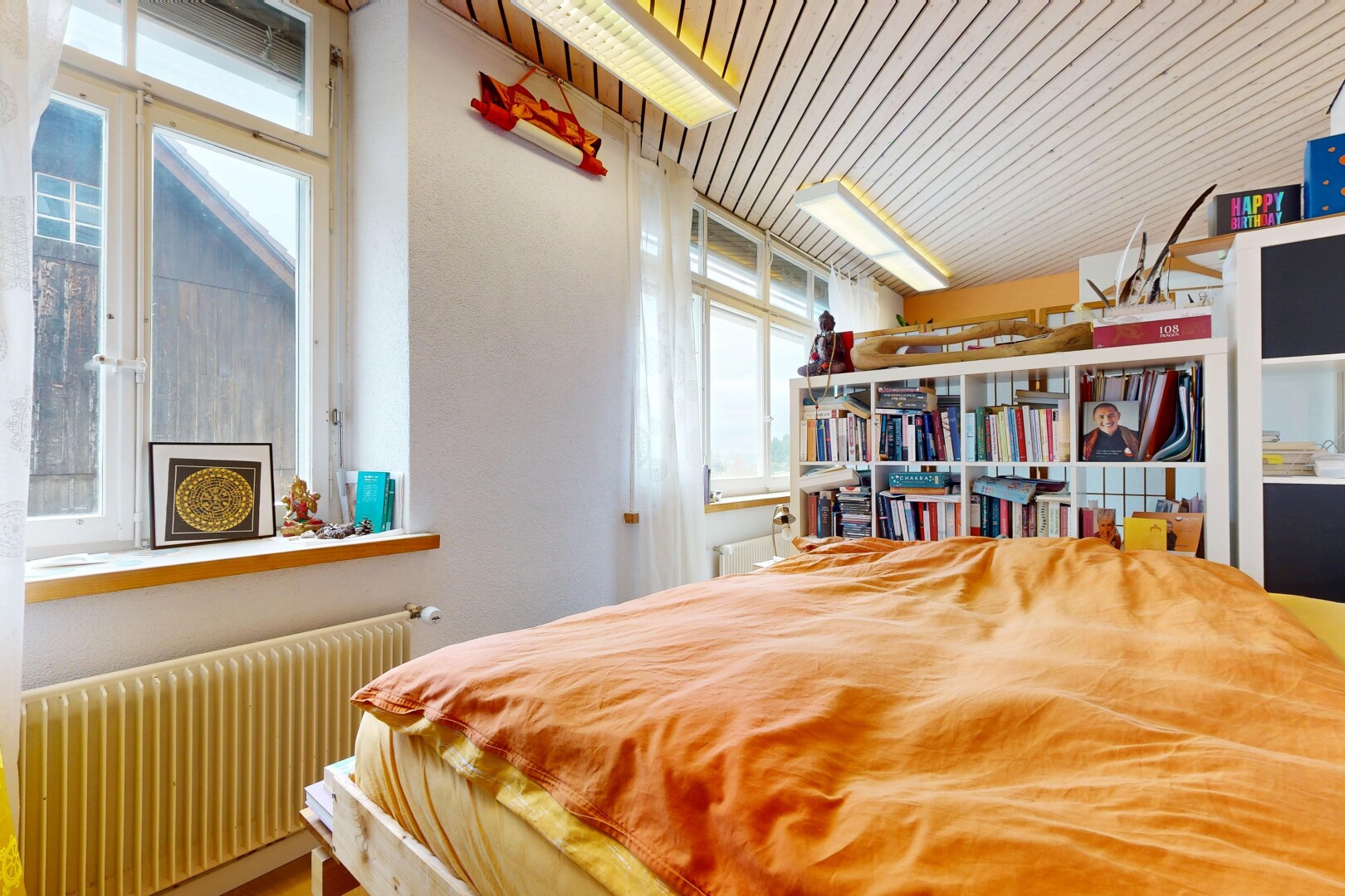 chambre avec radiateur, inside property, lumière naturelle, natural light, et cloison sèche