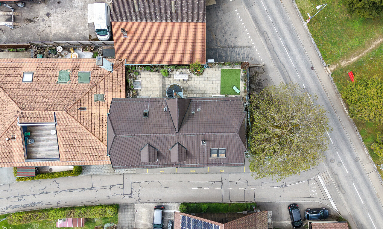 extérieur du bâtiment avec aerial view