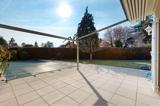 terrasse avec from property, clôture, terrasse, et day time