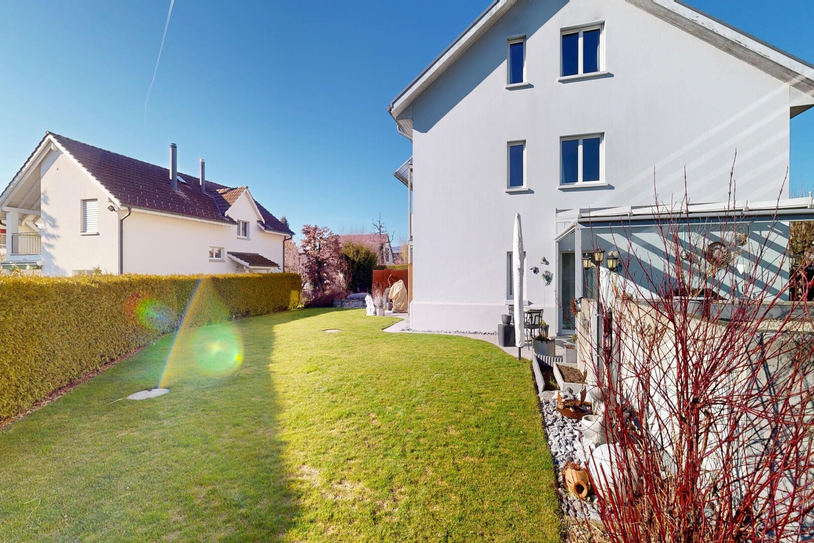 außenansicht mit stuckverkleidung, day time, zaun, from property, und terrasse