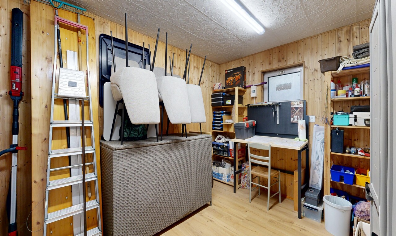 büro mit holzwand, wood wall, holzfußboden, wood finish floor, und inside property