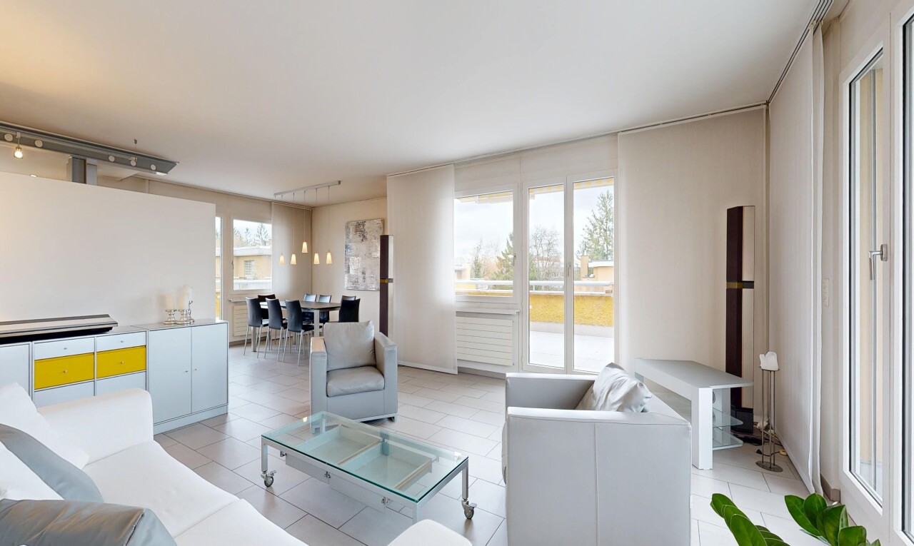 wohn- / esszimmer mit inside property, natürliches licht, natural light, light floor, und virtually staged