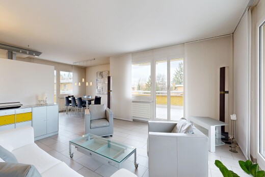 salon / salle à manger avec inside property, lumière naturelle, natural light, light floor, et virtually staged
