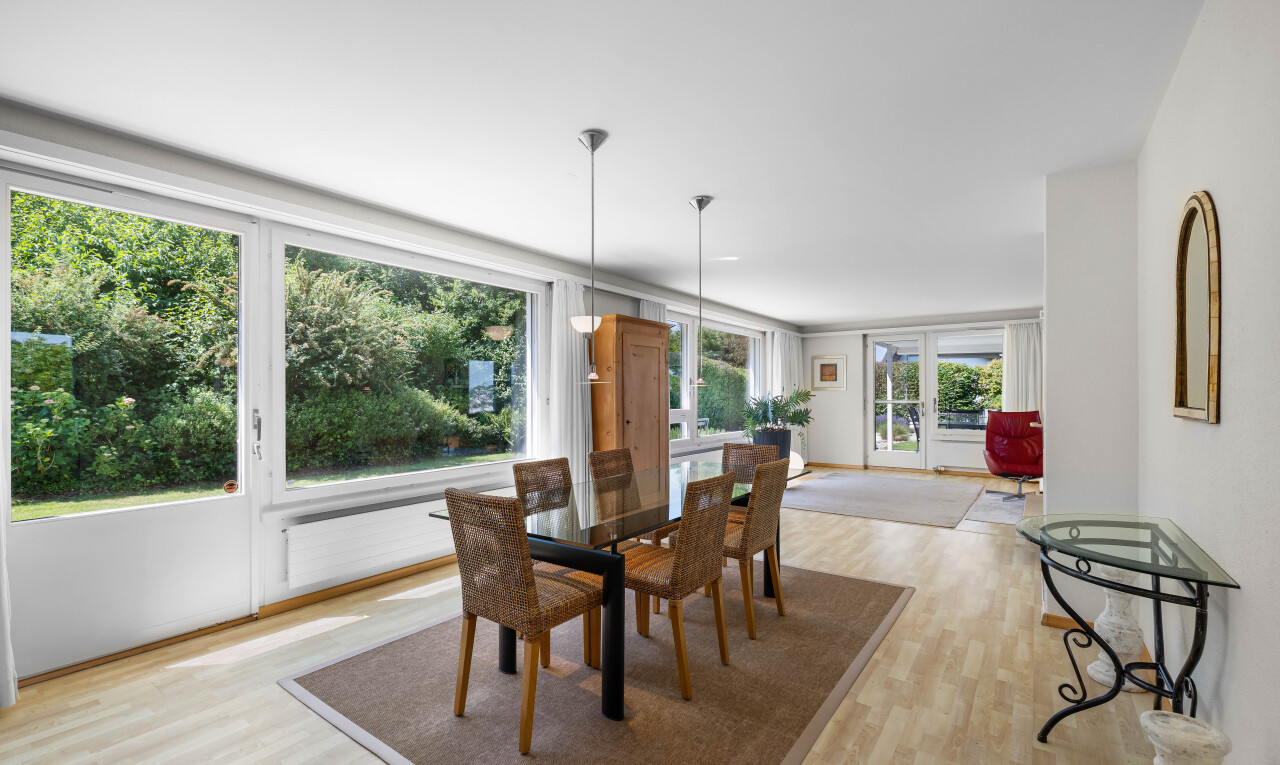 esszimmer mit inside property, holzfußboden, wood finish floor, gipskartonwand, und drywall
